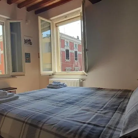 アパート Claude Cozy Corner-apartment