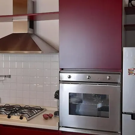 Apartment Claude Cozy Corner-apartment Parma